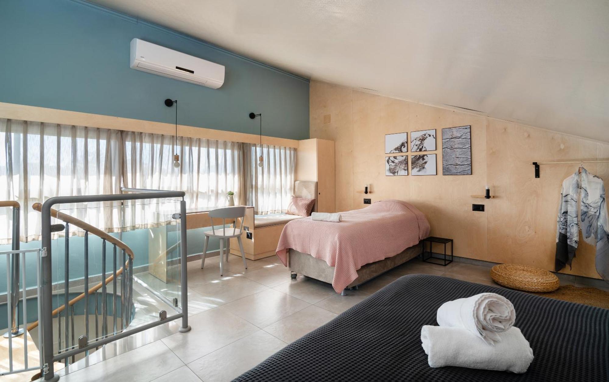 Bar-On Vacation Resort - Nature, Culture, Tours & Tastes Near Nahariyya - בר-און ריזורט, בתי מפונים , טבע, תרבות, סיורים וקולינריה Ben 'Ammi Pokoj fotografie