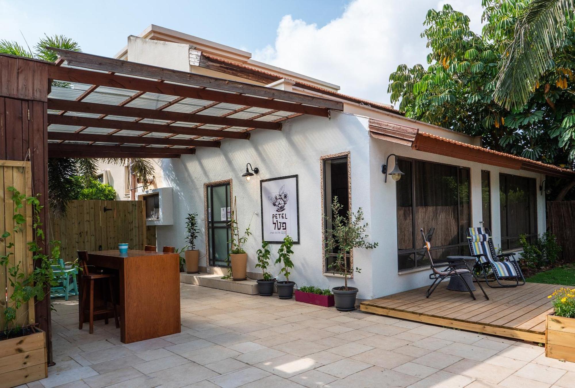 Bar-On Vacation Resort - Nature, Culture, Tours & Tastes Near Nahariyya - בר-און ריזורט, בתי מפונים , טבע, תרבות, סיורים וקולינריה Ben 'Ammi Pokoj fotografie