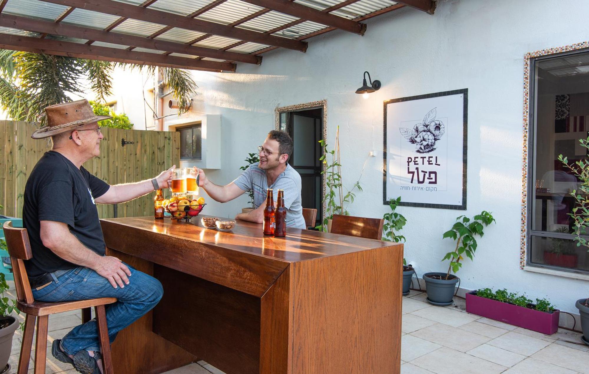 Bar-On Vacation Resort - Nature, Culture, Tours & Tastes Near Nahariyya - בר-און ריזורט, בתי מפונים , טבע, תרבות, סיורים וקולינריה Ben 'Ammi Pokoj fotografie